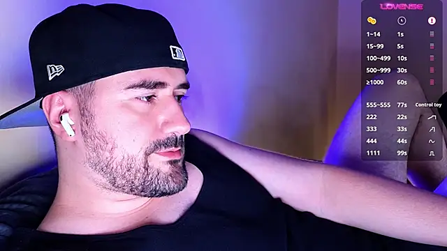 Snapshot of DominantTheo chatting on March 9, 6:28 am DominantTheo online show from March 9, 6:28 am