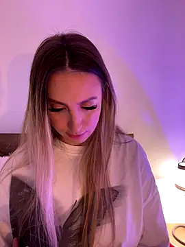 Snapshot of Eva_Ryen chatting on November 6, 4:55 pm Eva Ryen online show from November 6, 4:55 pm