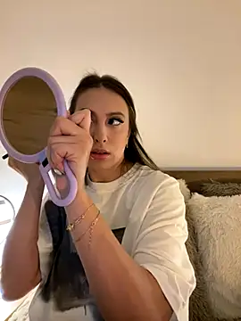 Snapshot of Eva_Ryen chatting on October 31, 6:04 pm Eva Ryen online show from October 31, 6:04 pm