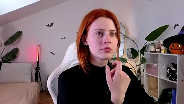 Snapshot of doll_lesli chatting on November 5, 8:39 am doll lesli online show from November 5, 8:39 am