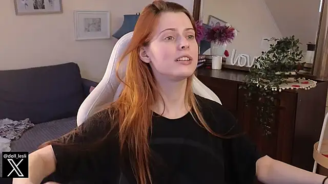 Snapshot of doll_lesli chatting on March 2, 2:15 pm doll lesli online show from March 2, 2:15 pm