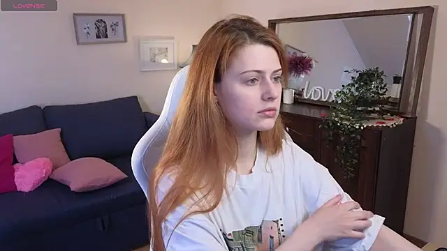 Snapshot of doll_lesli chatting on March 13, 2:12 pm doll lesli online show from March 13, 2:12 pm