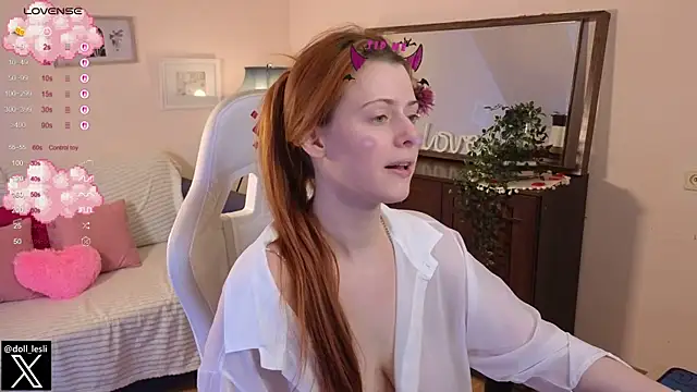 Snapshot of doll_lesli chatting on March 22, 5:41 pm doll lesli online show from March 22, 5:41 pm