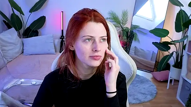 Snapshot of doll_lesli chatting on November 8, 10:08 am doll lesli online show from November 8, 10:08 am