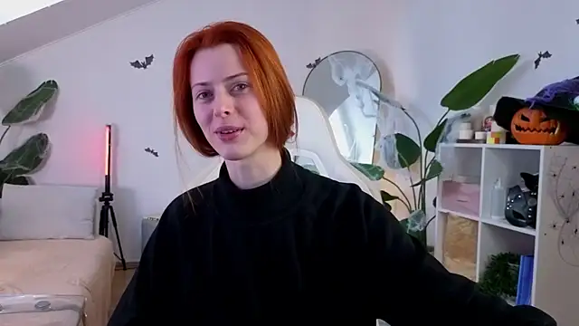 Snapshot of doll_lesli chatting on November 2, 9:36 am doll lesli online show from November 2, 9:36 am