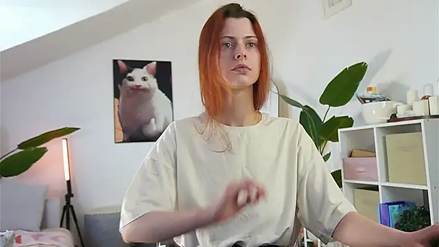 doll lesli online show from April 3, 1:06 pm