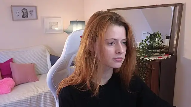 Snapshot of doll_lesli chatting on March 19, 2:24 pm doll lesli online show from March 19, 2:24 pm