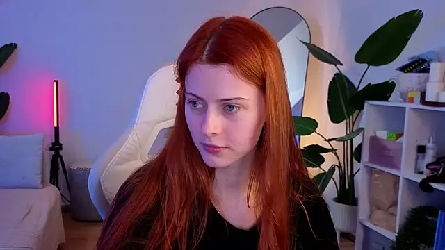 Snapshot of doll_lesli chatting on November 10, 8:30 am doll lesli online show from November 10, 8:30 am