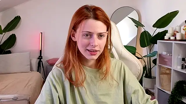 Snapshot of doll_lesli chatting on October 24, 9:41 am doll lesli online show from October 24, 9:41 am