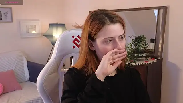 Snapshot of doll_lesli chatting on March 20, 2:32 pm doll lesli online show from March 20, 2:32 pm