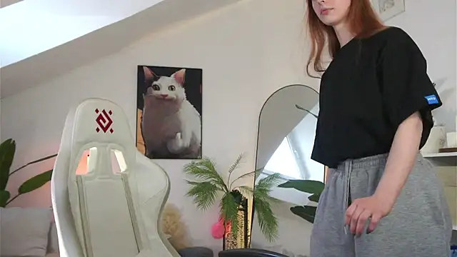 doll lesli online show from March 7, 12:32 pm