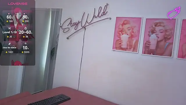 Adele LatinLady online show from January 7, 8:25 pm