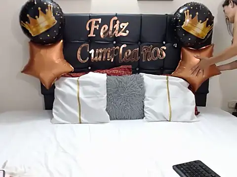 Violette Adams online show from February 5, 1:51 pm