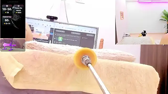 Paulina Davis  online show from March 14, 10:27 pm