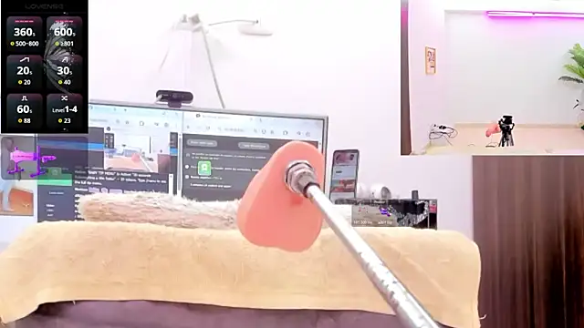 Paulina Davis  online show from February 28, 11:59 pm