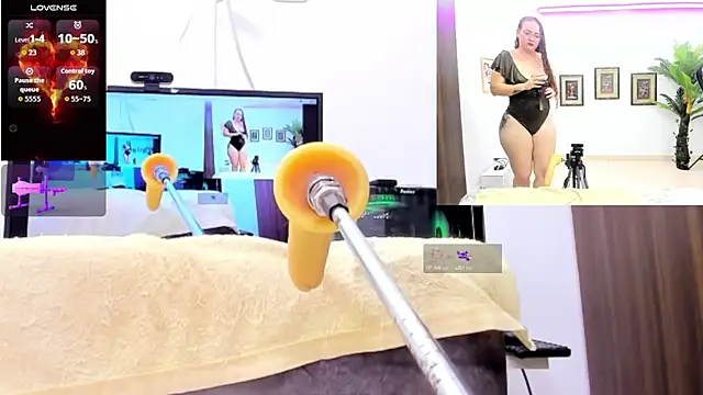 Paulina Davis  online show from October 21, 12:54 am