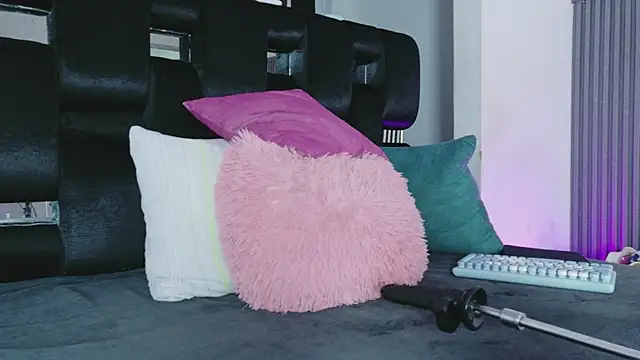 levana1 online show from March 28, 3:07 am