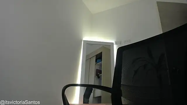 Victoriasant online show from April 14, 3:00 am