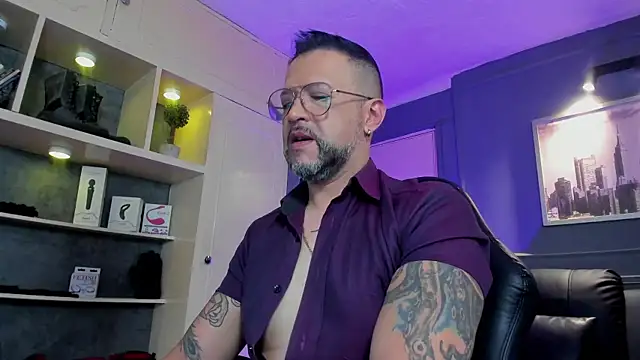 MrFrank tattoo online show from January 11, 1:29 pm