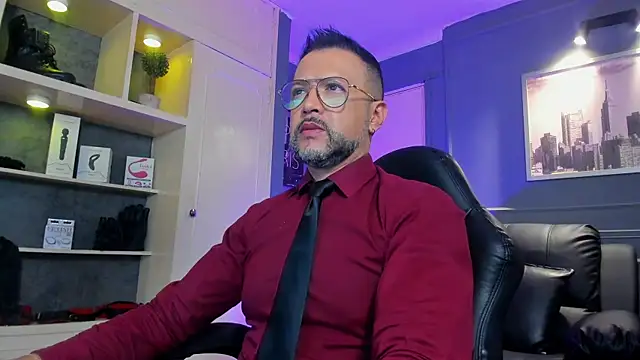 MrFrank tattoo online show from December 17, 11:37 am