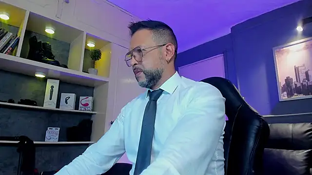 MrFrank tattoo online show from November 14, 11:25 am