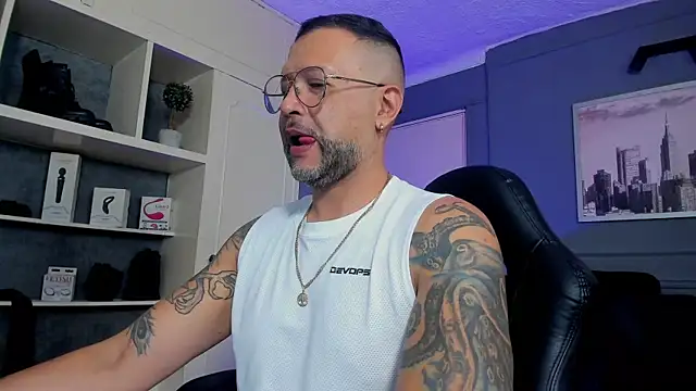 MrFrank tattoo online show from October 4, 5:25 pm