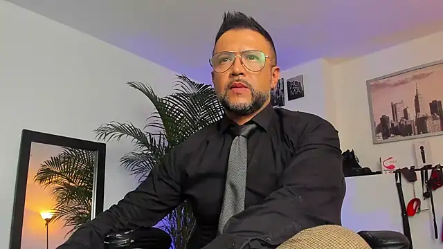 MrFrank tattoo online show from January 27, 2:13 pm