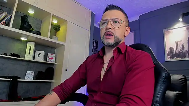 MrFrank tattoo online show from December 3, 12:59 pm