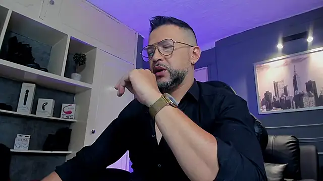 MrFrank tattoo online show from November 5, 12:41 pm