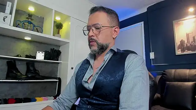 Snapshot of MrFrank_tattoo chatting on June 23, 2:37 pm MrFrank tattoo online show from June 23, 2:37 pm