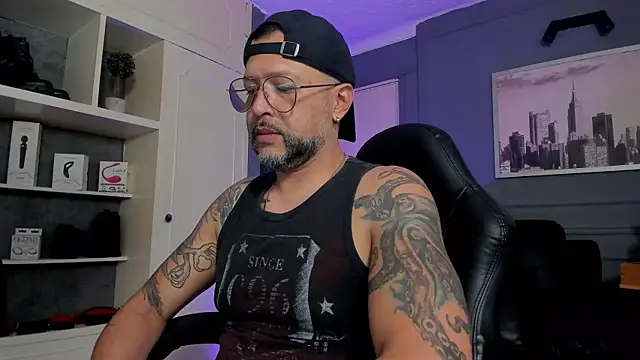 MrFrank tattoo online show from September 26, 11:33 pm