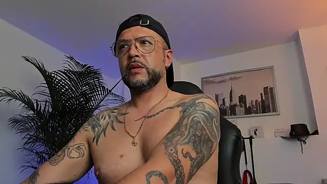 MrFrank tattoo online show from January 29, 10:32 pm