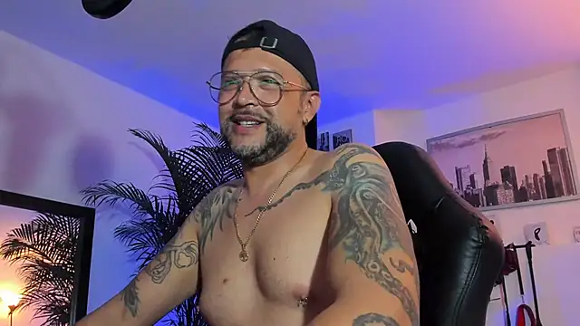 MrFrank tattoo online show from January 30, 1:33 am