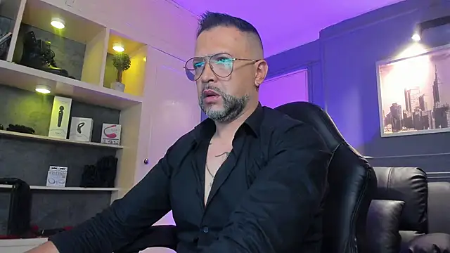 MrFrank tattoo online show from December 20, 11:24 am