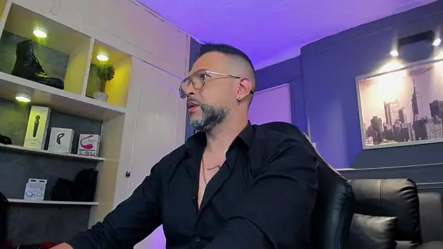 MrFrank tattoo online show from November 18, 11:57 am