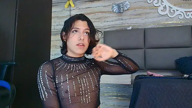 Snapshot of oliver__brown chatting on January 13, 10:57 pm oliver brown online show from January 13, 10:57 pm