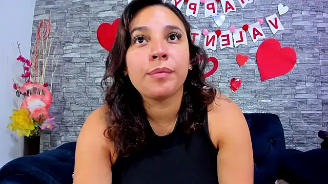 Snapshot of LizzRouse chatting on February 10, 9:47 pm LizzRouse online show from February 10, 9:47 pm