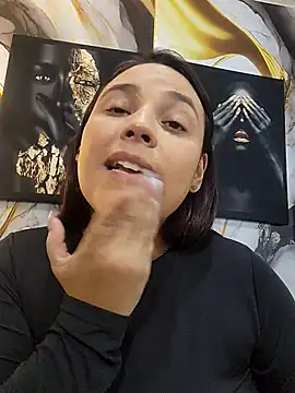 LizzRouse online show from July 17, 9:45 pm