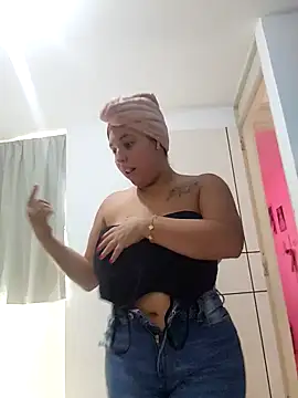 LizzRouse online show from November 12, 5:39 pm