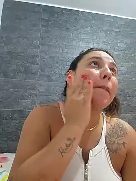 LizzRouse online show from November 13, 6:45 pm