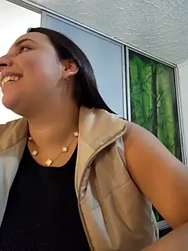 LizzRouse online show from March 17, 1:47 pm