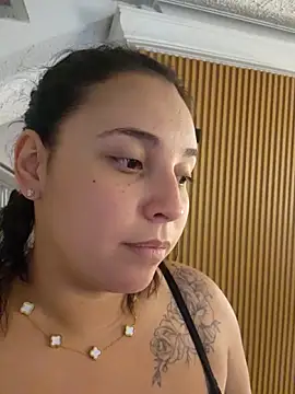 LizzRouse online show from March 19, 6:30 pm