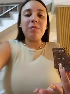 LizzRouse online show from April 6, 8:54 pm