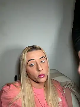 Strongqueen online show from April 9, 6:25 pm