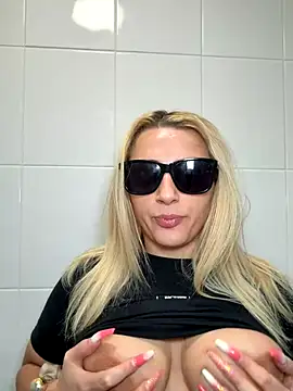 Strongqueen online show from November 20, 7:03 pm