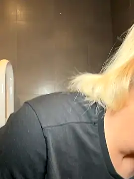 Strongqueen online show from October 19, 3:48 pm