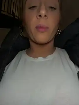 Strongqueen online show from November 9, 8:57 pm