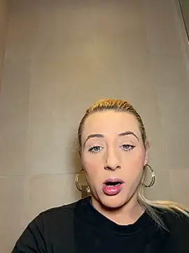 Strongqueen online show from February 8, 7:33 pm