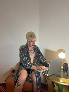 D anielll online show from June 4, 11:42 pm