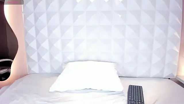 Snapshot of Crismat_ chatting on February 11, 4:22 am Crismat online show from February 11, 4:22 am